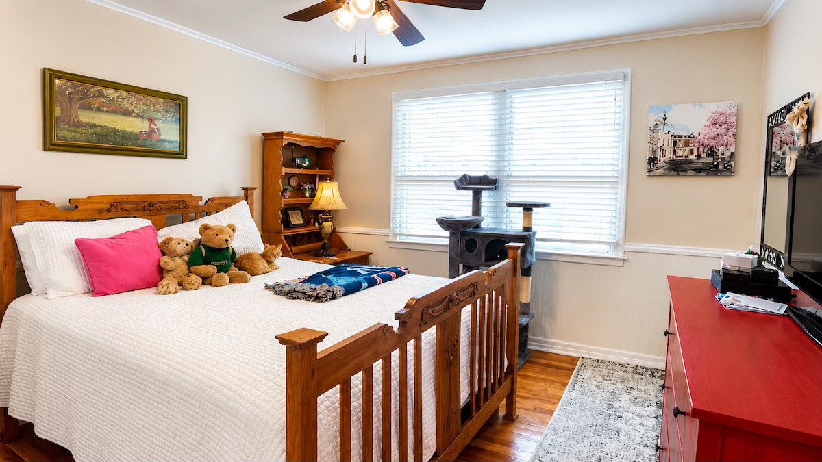 Bedroom organized and decluttered by Nola Organizers New Orleans