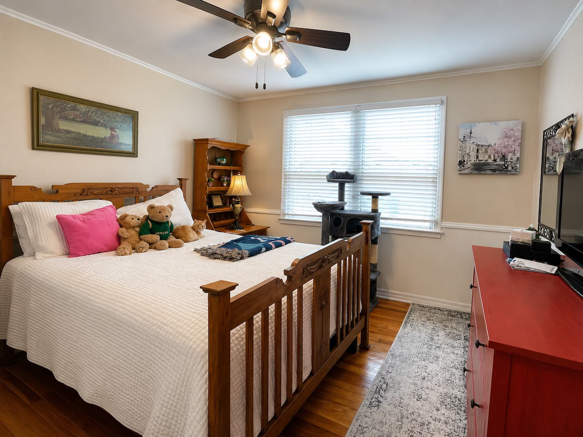 Helping Seniors Unpack & Organize - senior downsizing in New Orleans by Nola Organizers